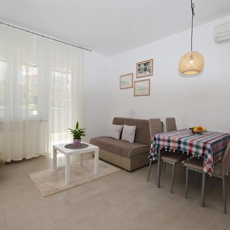 M&N Apartment Ровинь Экстерьер фото