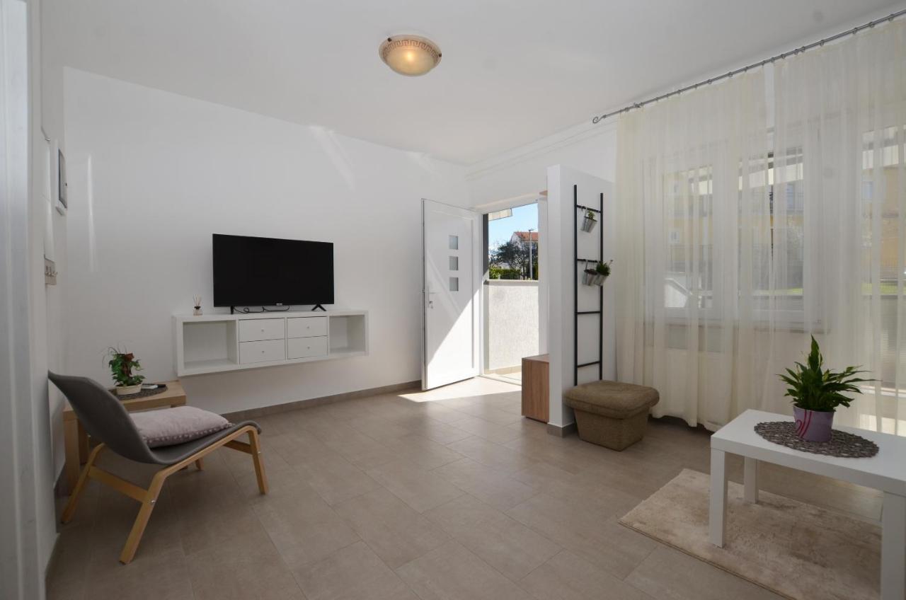 M&N Apartment Ровинь Экстерьер фото