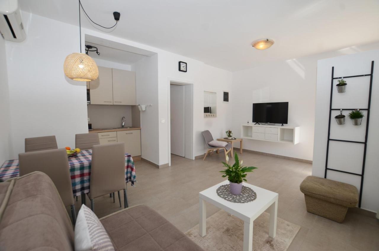 M&N Apartment Ровинь Экстерьер фото