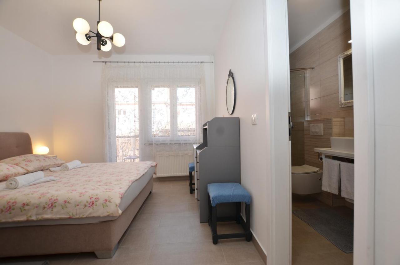 M&N Apartment Ровинь Экстерьер фото